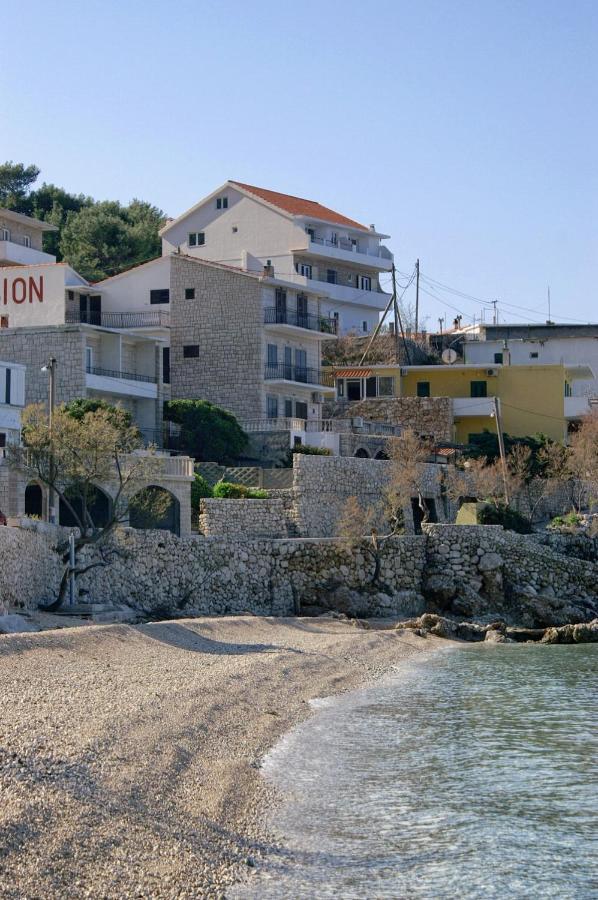 Apartments By The Sea Drasnice, Makarska - 5265 ภายนอก รูปภาพ