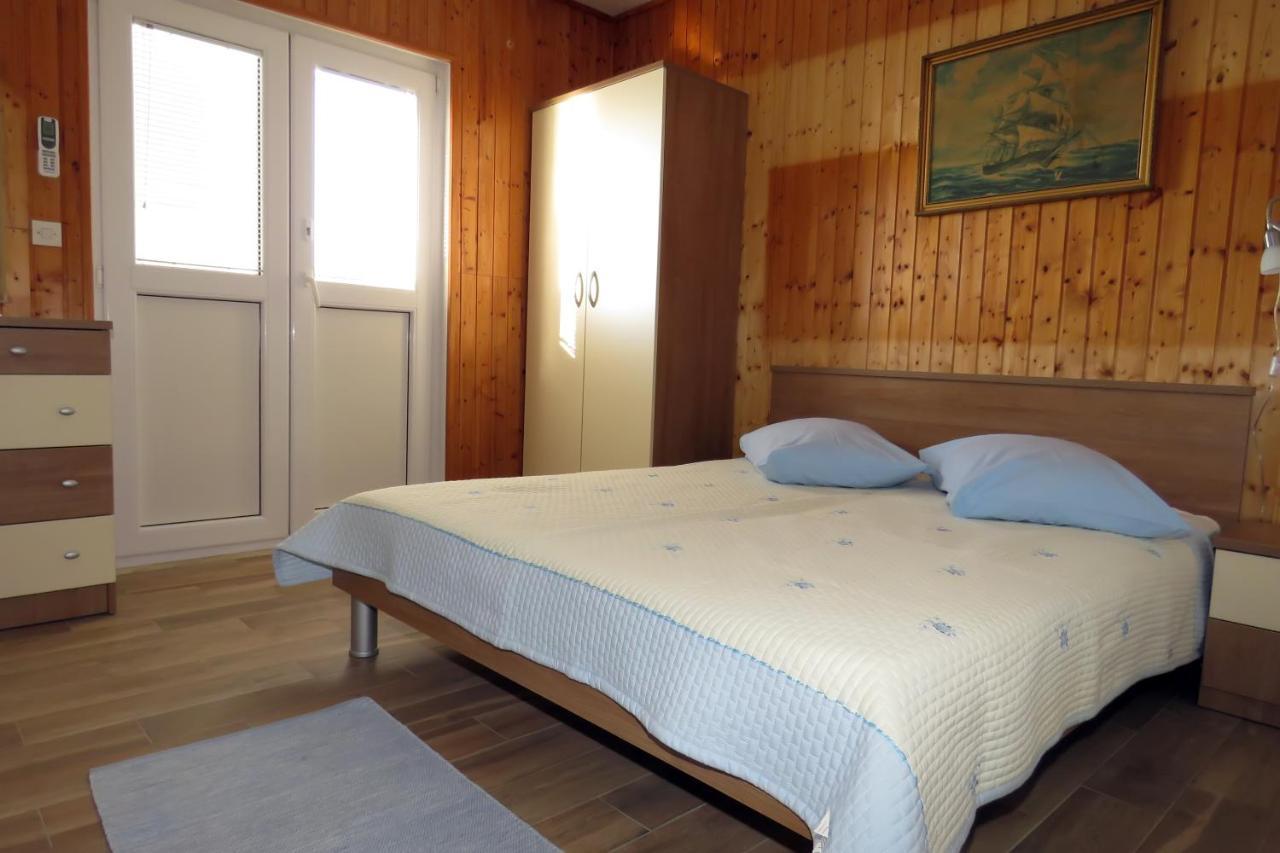 Apartments By The Sea Drasnice, Makarska - 5265 ภายนอก รูปภาพ