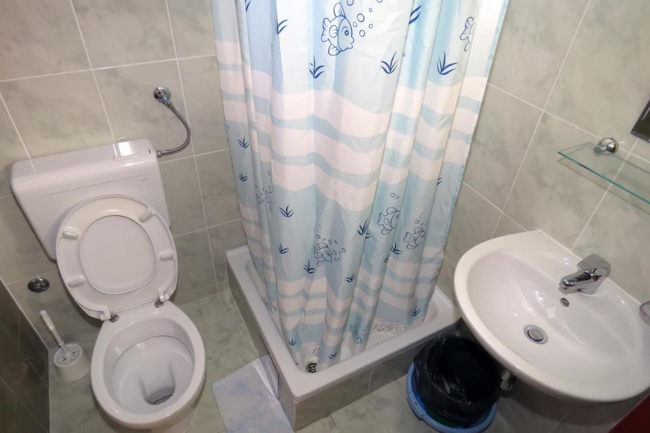 Apartments By The Sea Drasnice, Makarska - 5265 ภายนอก รูปภาพ